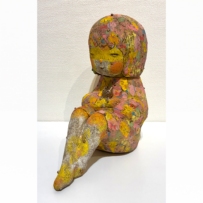 金のねこ　だっこ