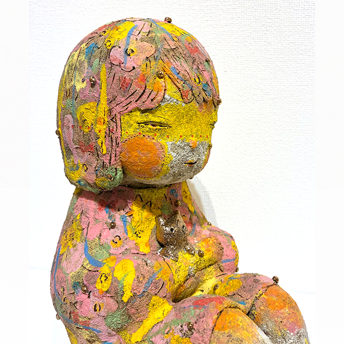 金のねこ　だっこ